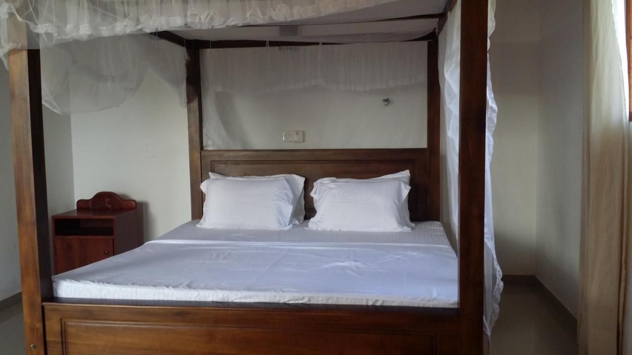 Ocean On House Guest House Unawatuna Exterior photo