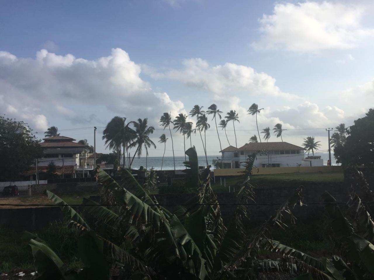 Ocean On House Guest House Unawatuna Exterior photo
