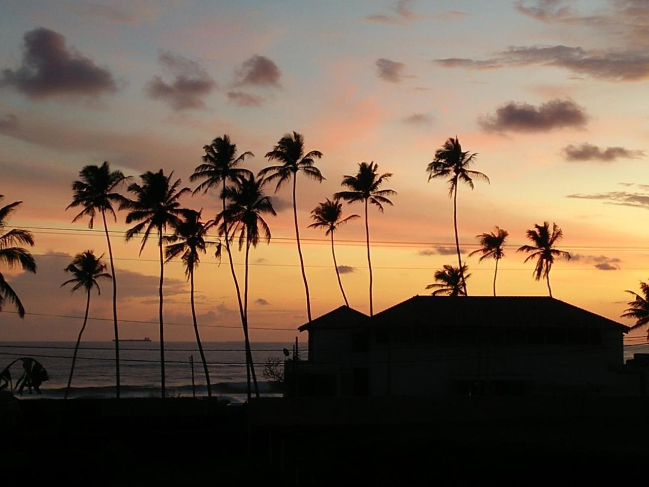 Ocean On House Guest House Unawatuna Exterior photo